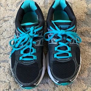 Saucony Mystic sneakers